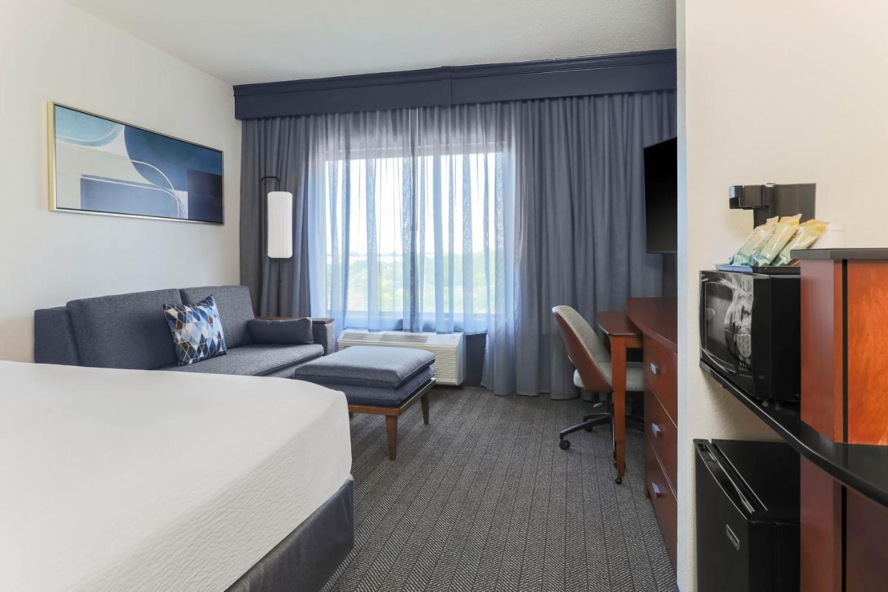 King Room with Roll-In Shower and Sofa Bed - Mobility Access/Hearing Accessible